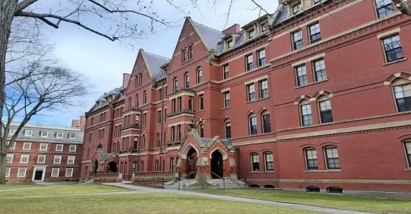So sánh Harvard và MIT