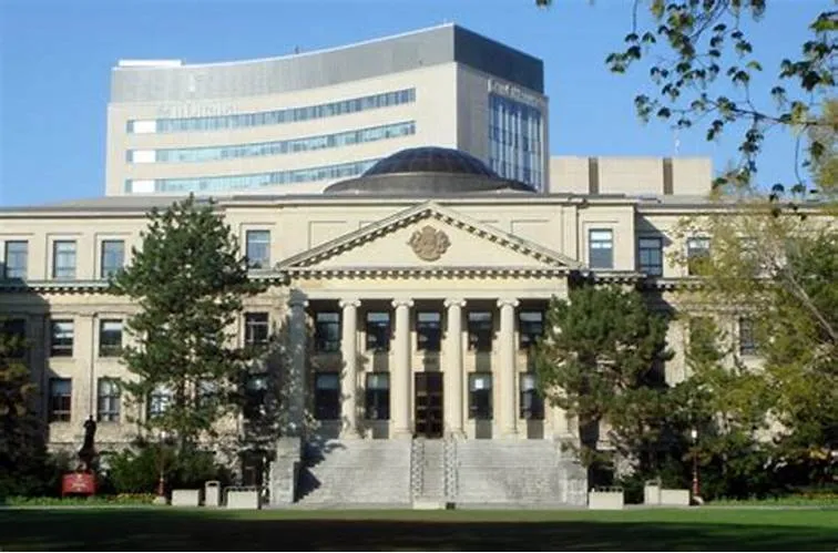 University of Ottawa (xếp hạng 1 về tỷ lệ ngân sách chi cho học bổng)