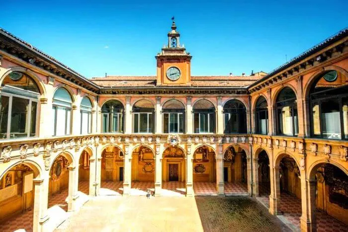 Đại học Bologna (Università di Bologna)